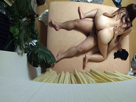 覗き撮られた汗ばむSEX!ムッチリ豊満妻の恥ずかしい性癖12人4時間BEST②　サンプル画像05